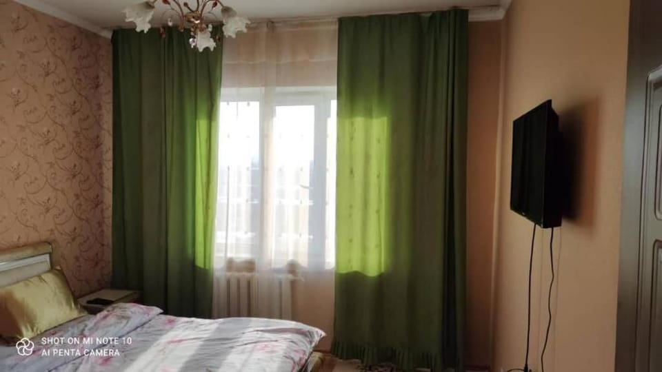 Bed, TV and multimedia, Bedroom