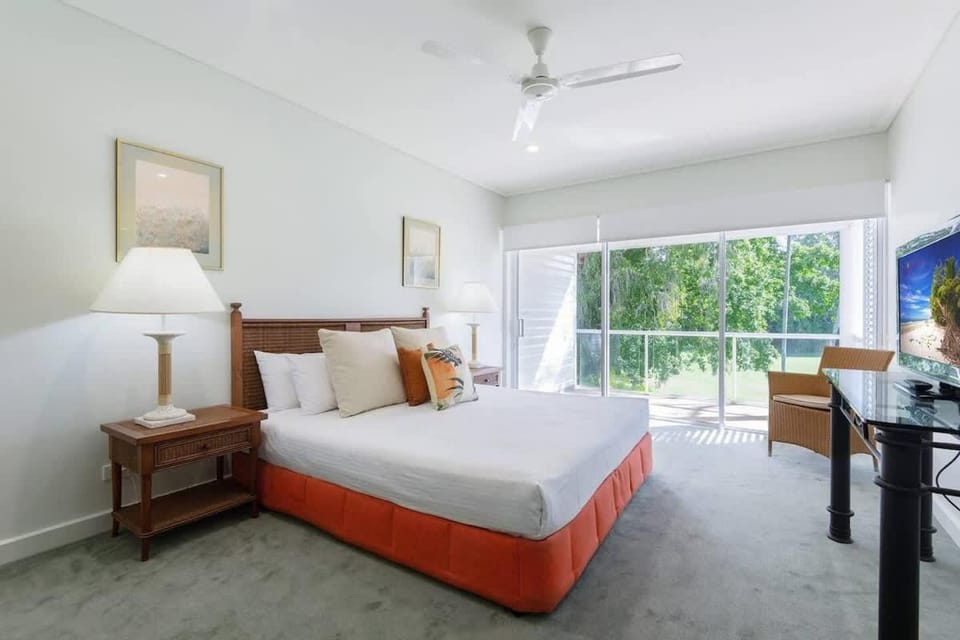 Tropical Resort-style Living on Mirage Golf Course Villa in Port Douglas