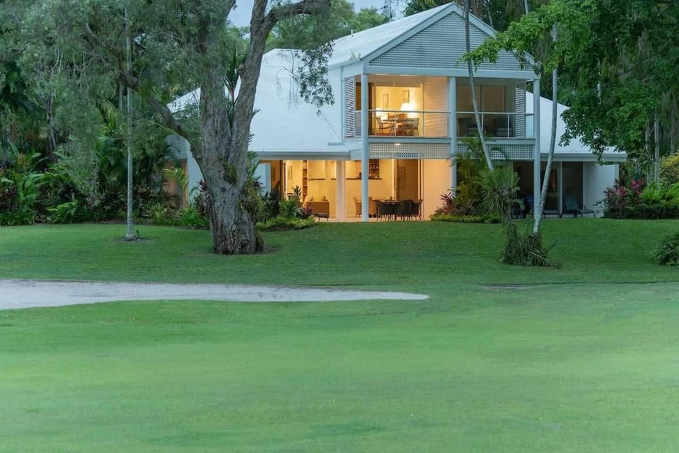 Tropical Resort-style Living on Mirage Golf Course Villa in Port Douglas