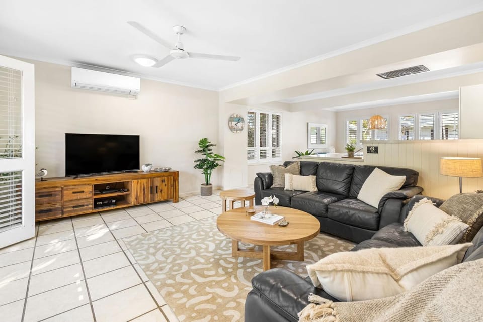 Unit 12 Sunset Cove Apartment in Noosaville