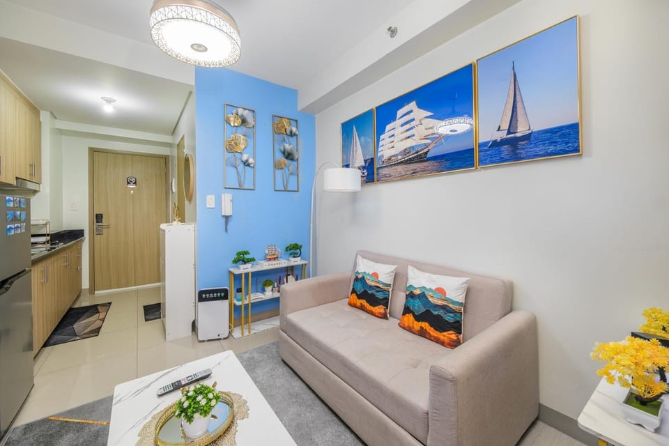 Kitchen or kitchenette, Living room, Seating area, minibar