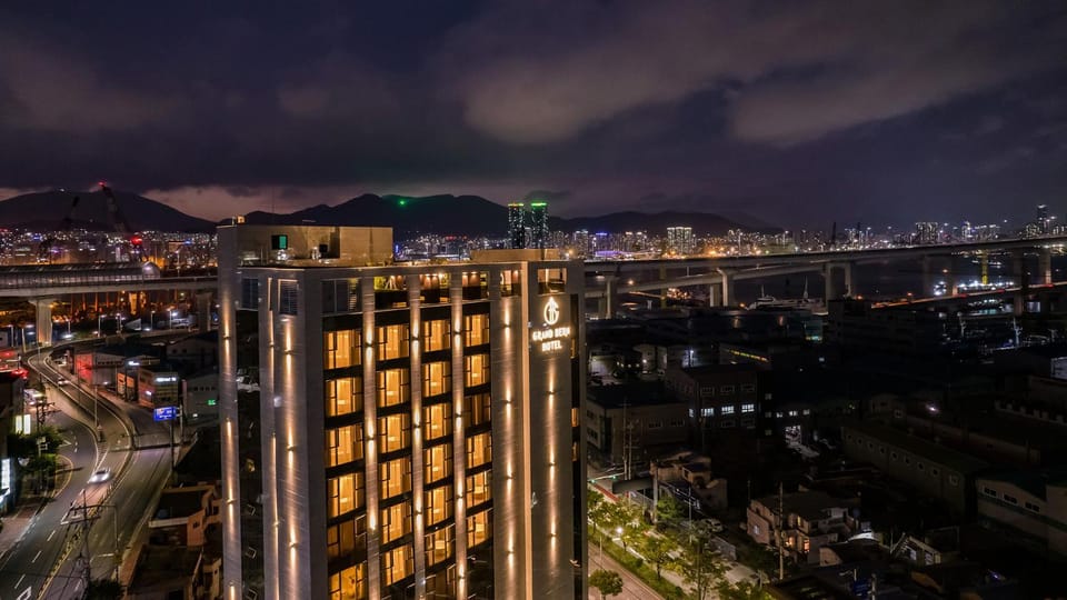 Yeongdo Grandbern Hotel Hotel in Busan