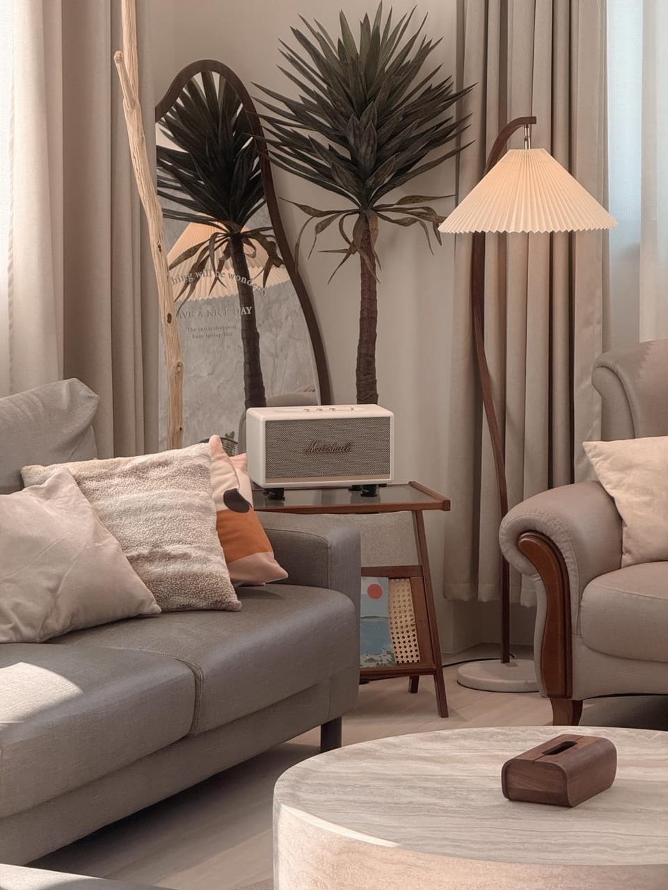 Living room, Seating area