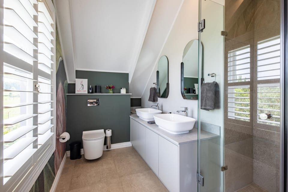 Shower, Toilet, Bathroom, internet, towels