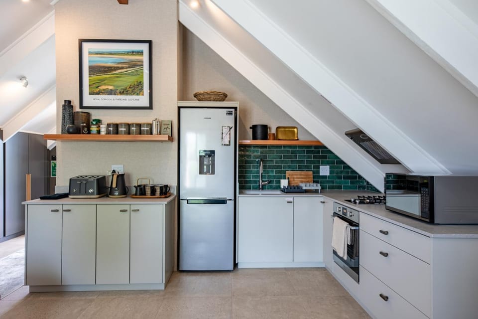 Coffee/tea facilities, Kitchen or kitchenette, minibar, oven, pet friendly, stove, toaster