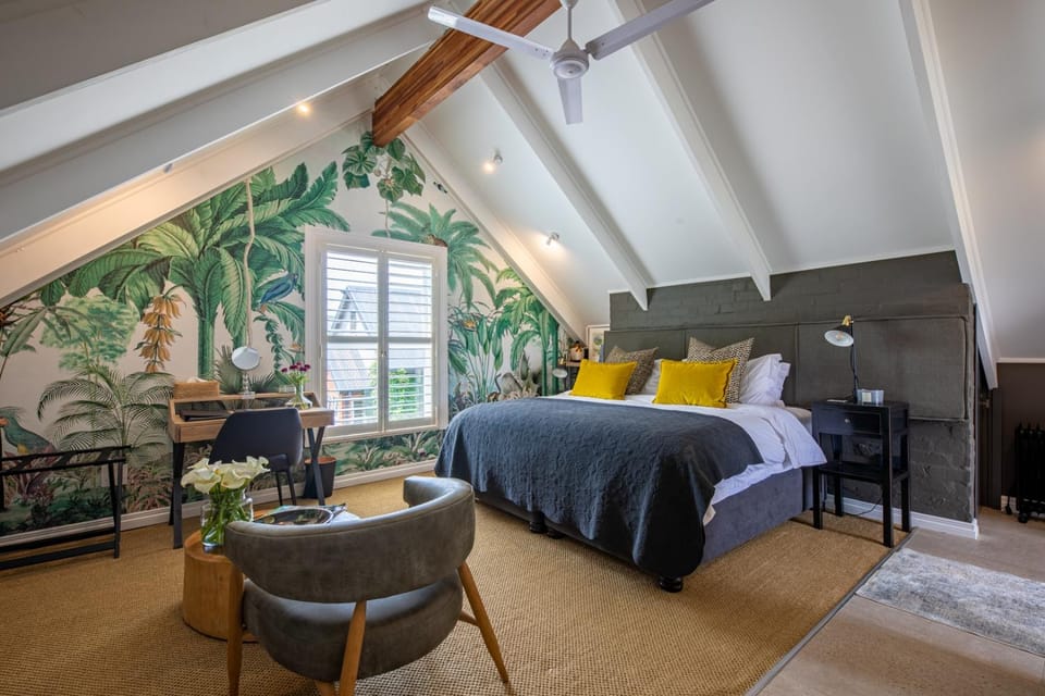 Bed, View (from property/room), Photo of the whole room, Seating area, Bedroom, fireplace, heating, internet, storage