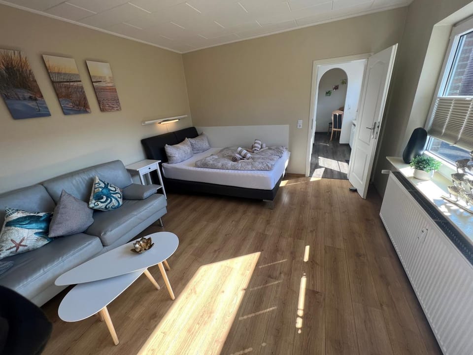 Living room, Photo of the whole room, Bedroom