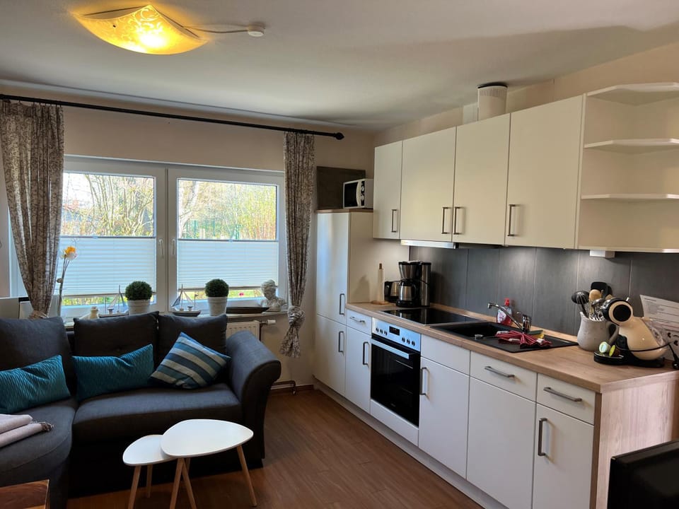 Coffee/tea facilities, Kitchen or kitchenette, Seating area, dishwasher, minibar, pet friendly, stove, toaster