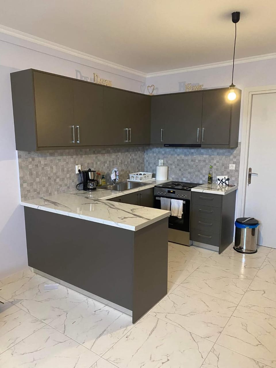 Kitchen or kitchenette, pet friendly