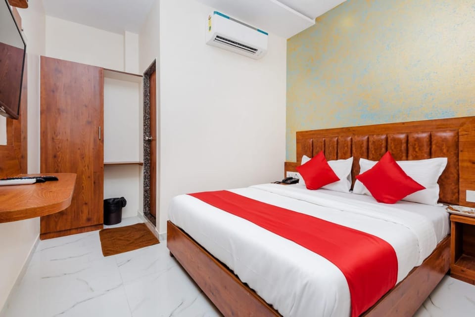 Bed, TV and multimedia, Photo of the whole room, Bedroom, air conditioner