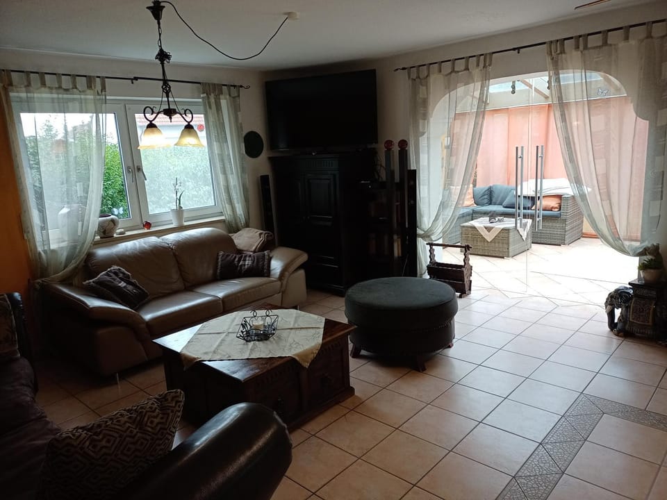 NEU Ferienhaus mit Poolhalle und Sauna House in Bavaria