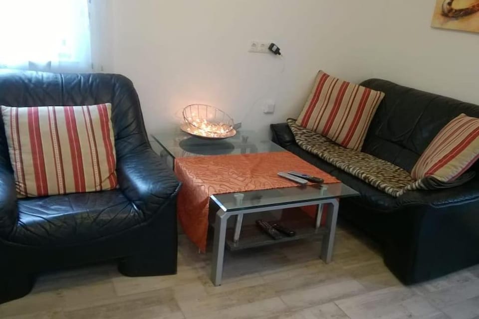 Toll Apartment mit privatem Eingang free Parking Slbst Check-in 30 Zone ruhig keine Ferienwohnung Apartment in Oberhausen