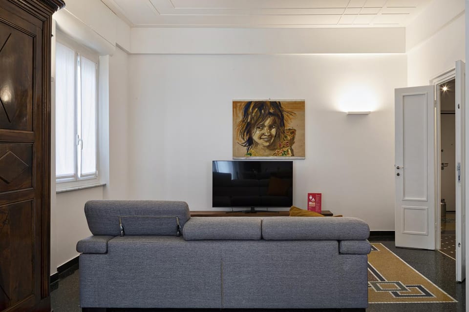 Communal lounge/ TV room, Living room