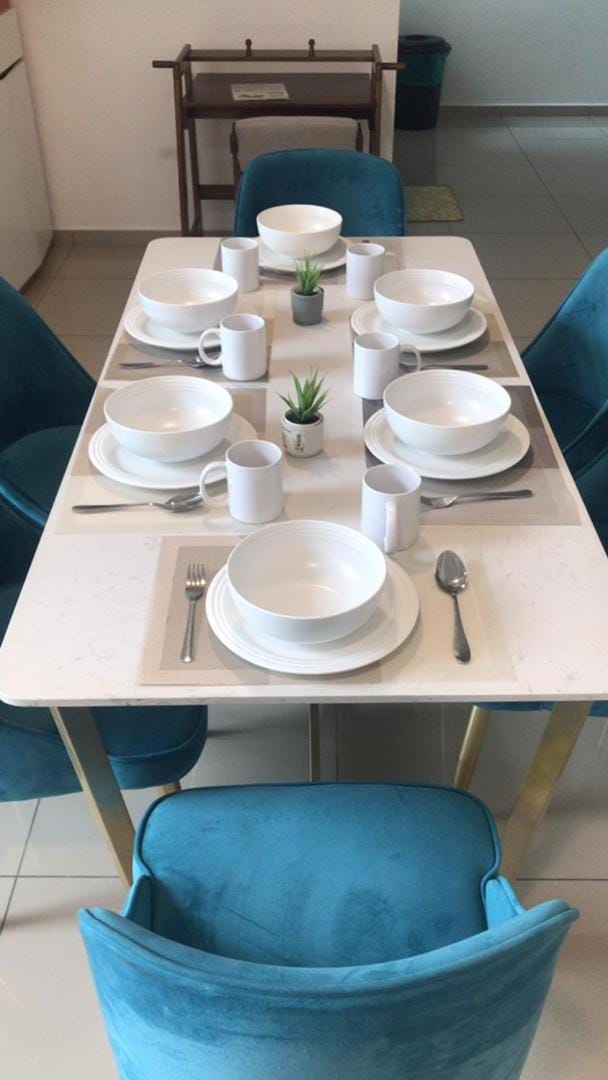 Seating area, Dining area