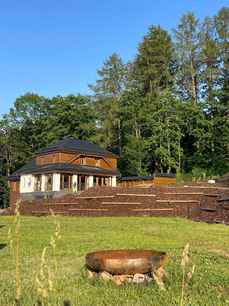 Property building, Natural landscape, Garden