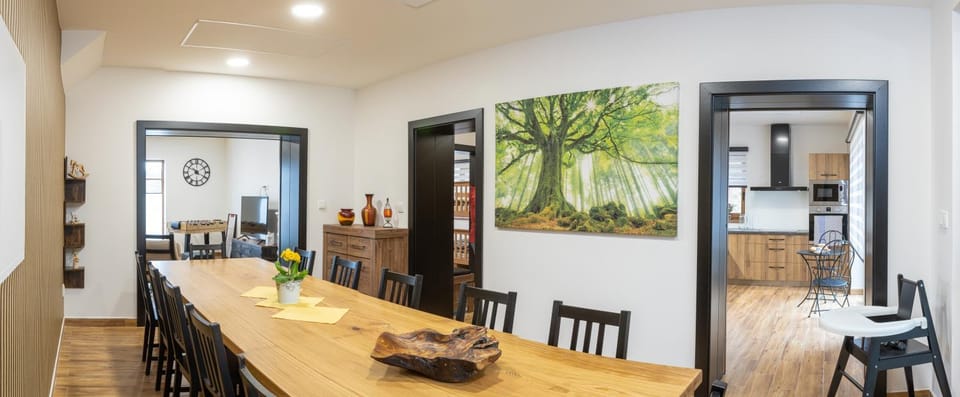 Seating area, Dining area