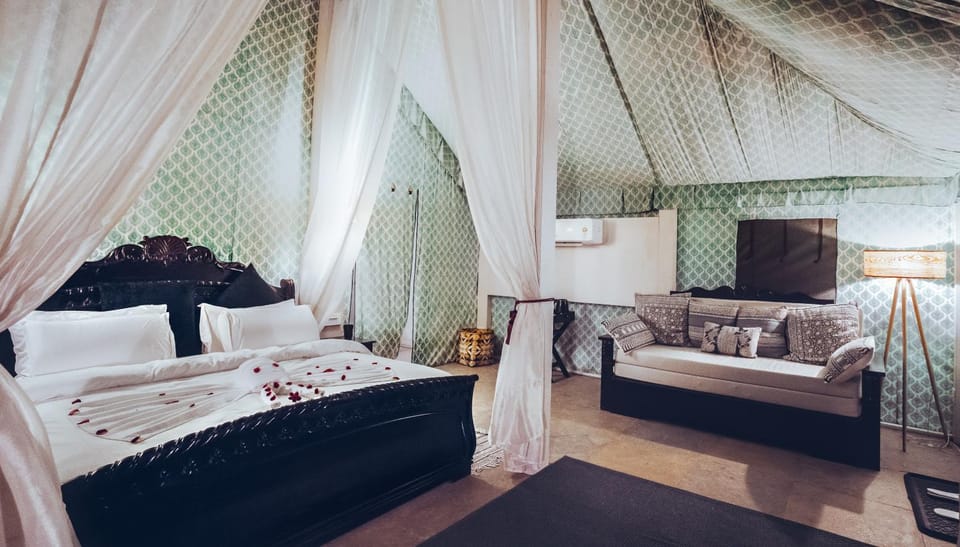 Bed, View (from property/room), Photo of the whole room, Seating area, Bedroom, safe, air conditioner
