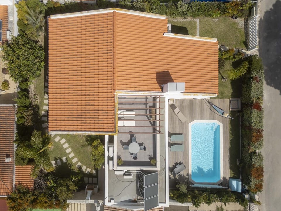 Property building, Facade/entrance, Off site