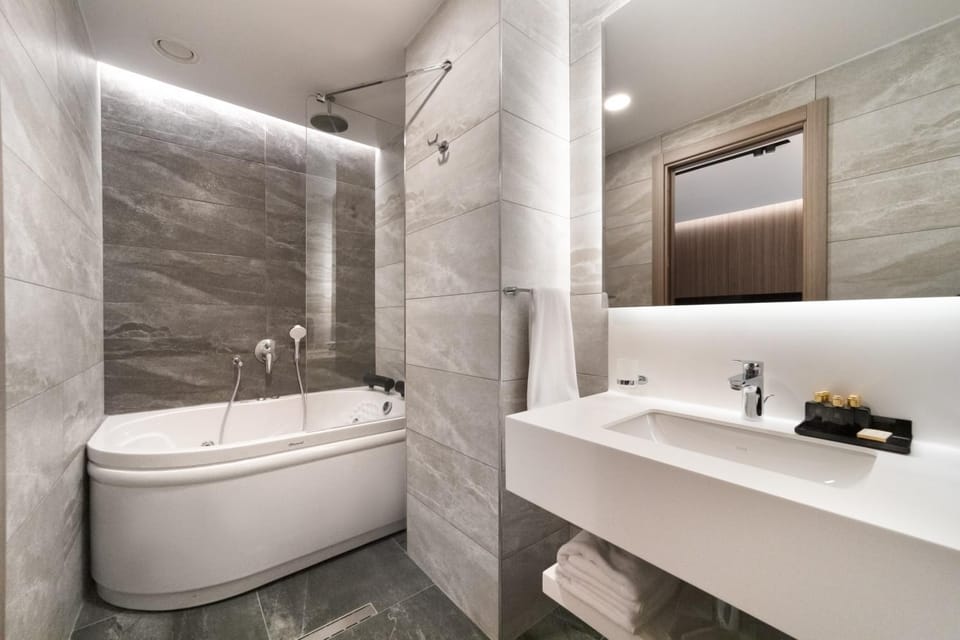 Bathroom, Bath