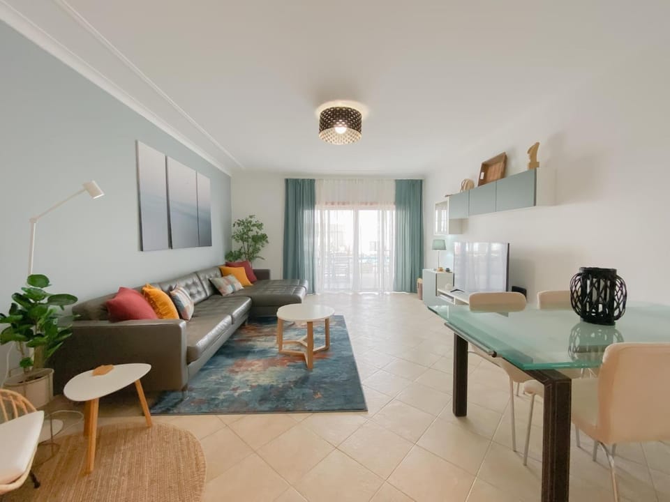 TV and multimedia, Kitchen or kitchenette, Living room, Dining area, hair dresser