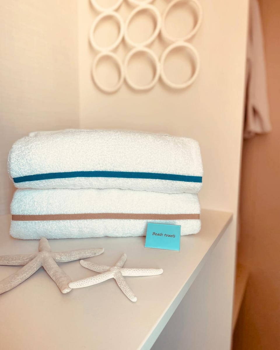 Bedroom, towels, wardrobe