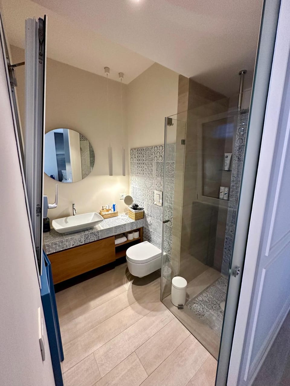 Shower, Toilet, Bathroom, hair dryier, towels