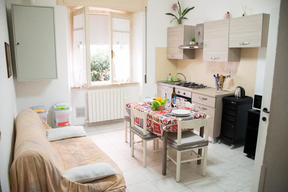 Dining area, Lunch