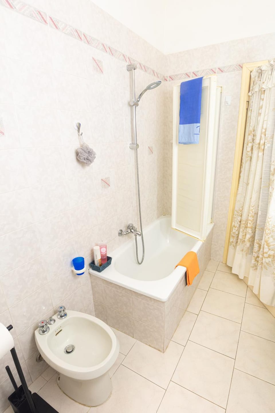 Bathroom, Bath, bidet