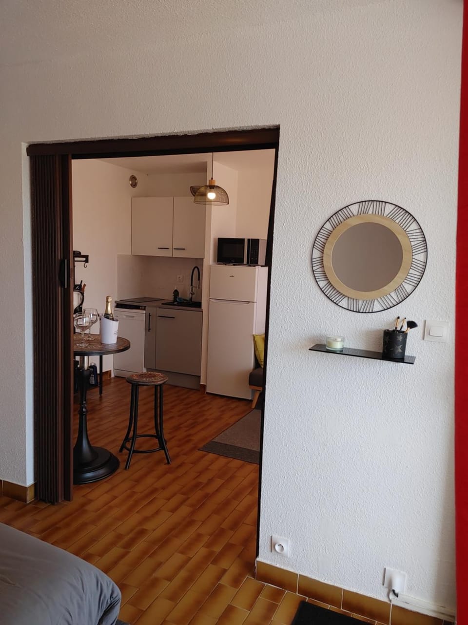 Kitchen or kitchenette, Dining area, dishwasher, minibar, stove