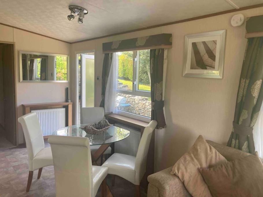 2 bedroom chalet in Chwilog on the Llyn Peninsula Apartment in Wales