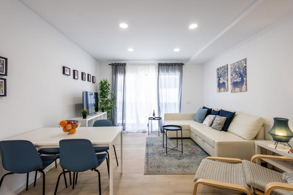 Communal lounge/ TV room, Living room