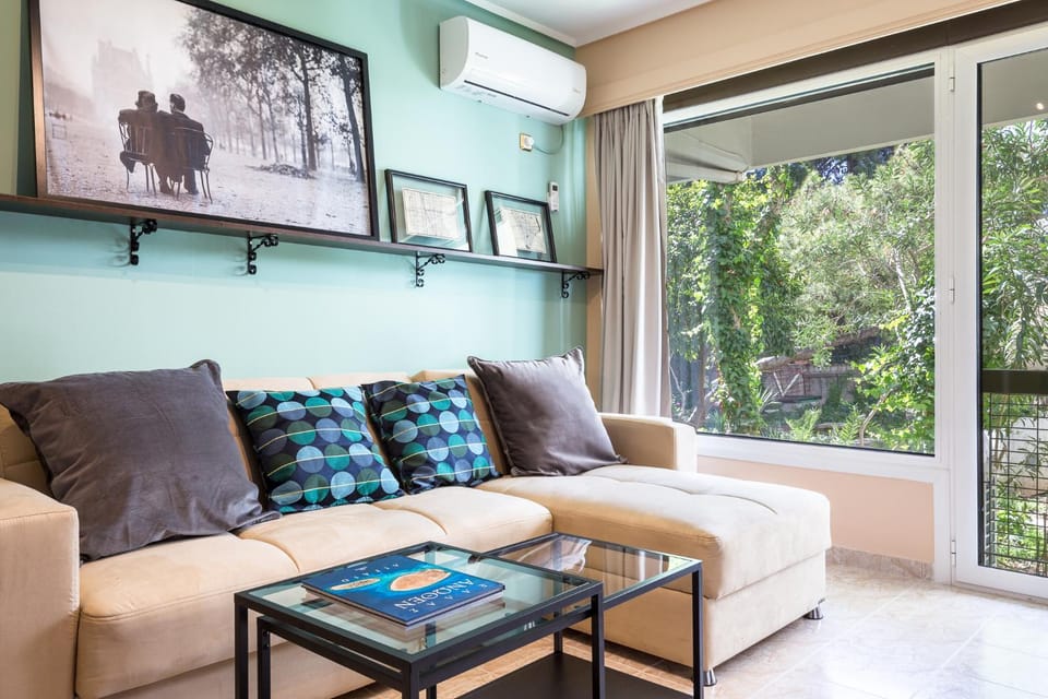 Living room, Seating area, air conditioner