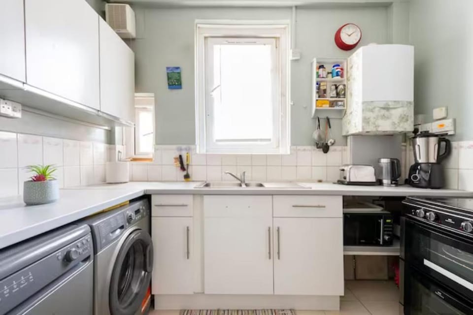 Coffee/tea facilities, Kitchen or kitchenette, toaster, washing machine