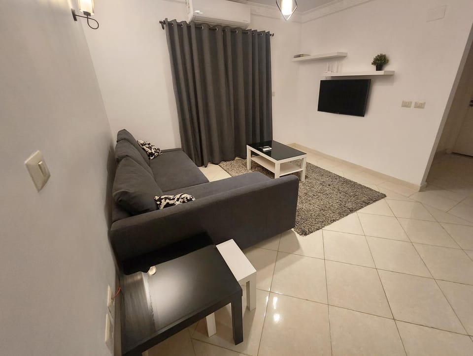 TV and multimedia, Living room, Seating area, air conditioner