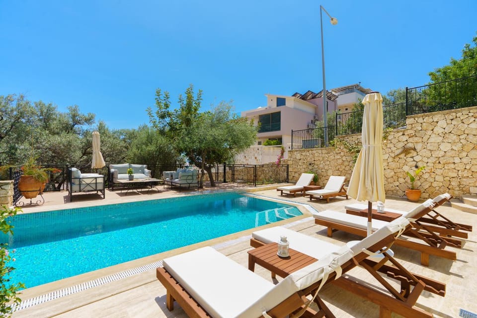 Patio, Day, Pool view, Swimming pool, sunbed