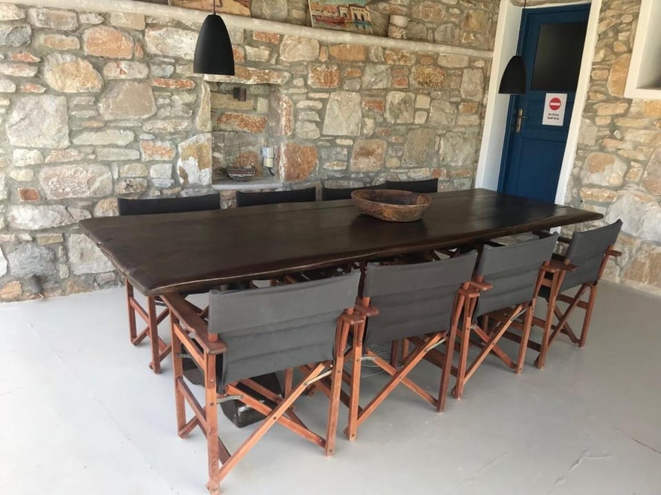 Seating area, Dining area