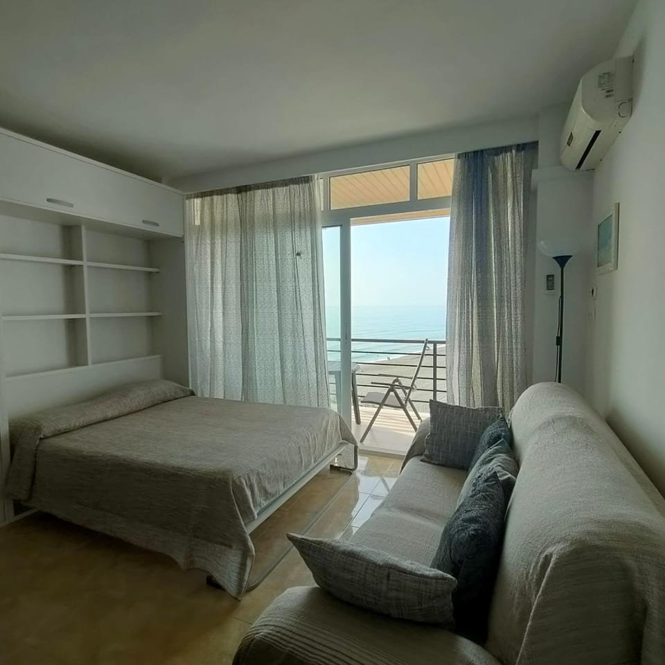 Bed, View (from property/room), air conditioner