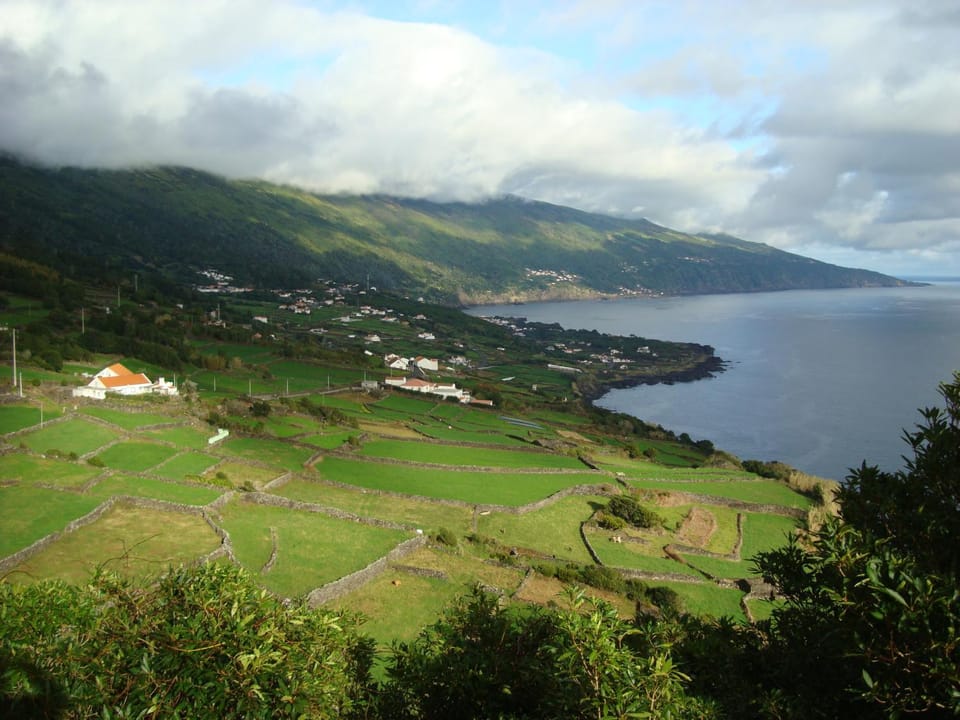 Mountain view, Sea view