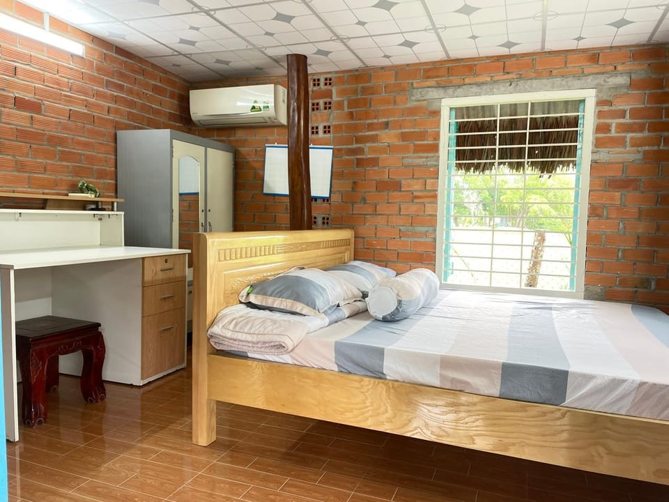 Bed, Photo of the whole room, wardrobe, air conditioner