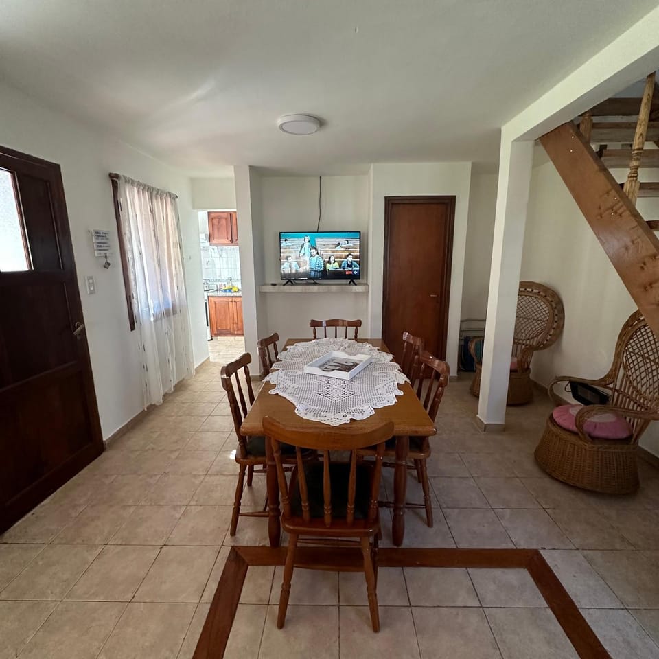 TV and multimedia, Living room, Dining area