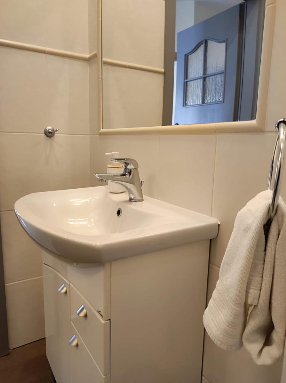 Bathroom, towels