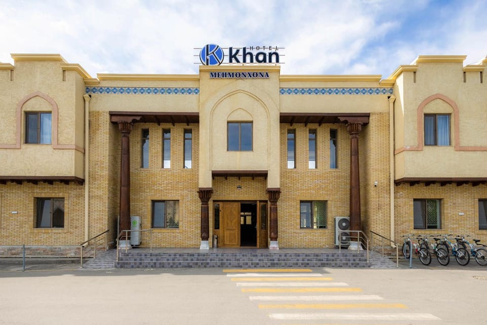Property building, Facade/entrance, Day, Text overlay