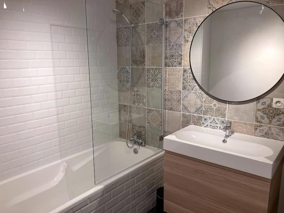 Shower, Bathroom, Bath