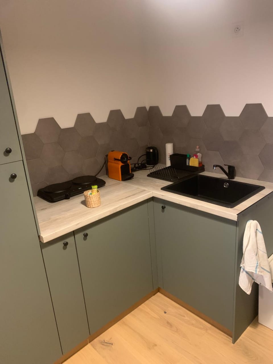 Joli studio centre village Apartment in Lambesc