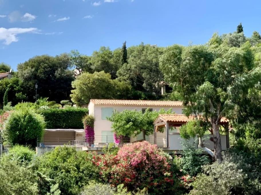 Villa Ty Bonheurs Les Issambres vue mer magnifique Villa in Roquebrune-sur-Argens