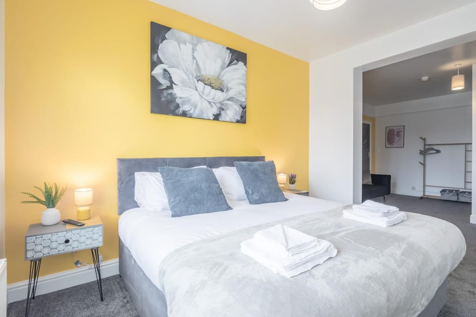 The Modern Cambridge Studio 5 Apartment in Cambridge