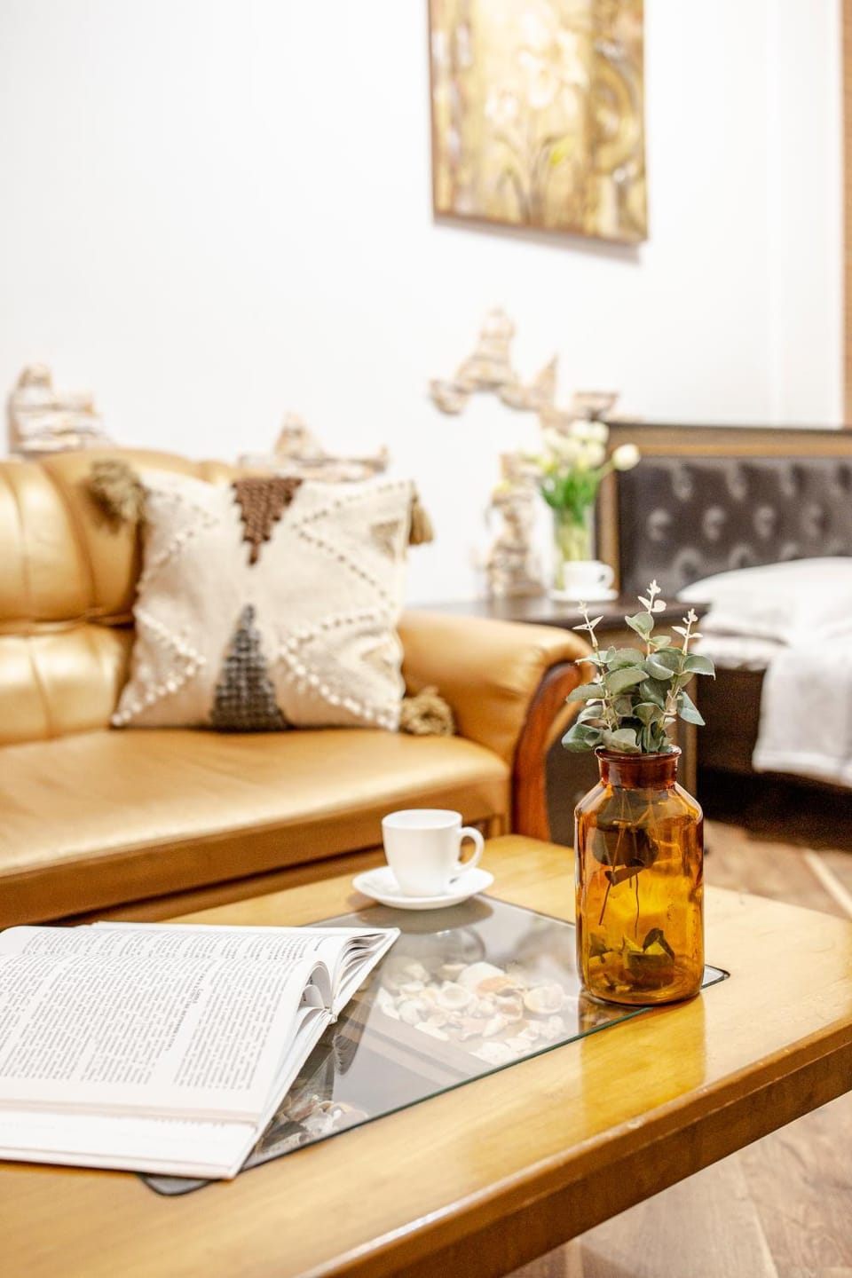 Bed, Seating area, Bedroom
