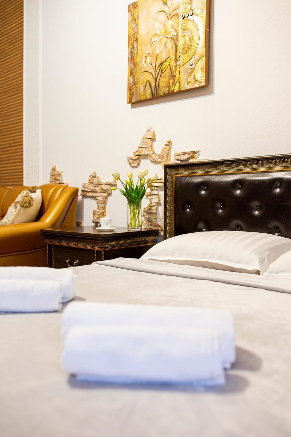 Bed, Bedroom, towels