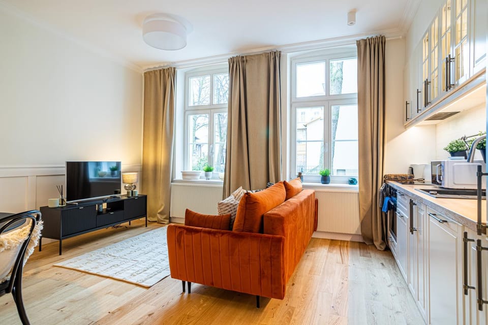 TV and multimedia, Kitchen or kitchenette, Living room