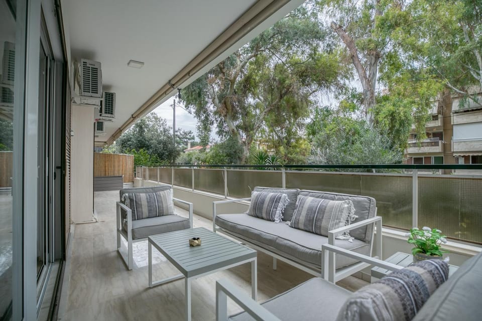 Spring, Day, Garden, View (from property/room), Balcony/Terrace, Seating area, Garden view
